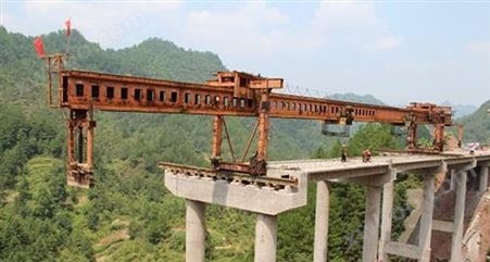 贵州遵义架桥机厂家发往青海尖扎县的40/180架桥机